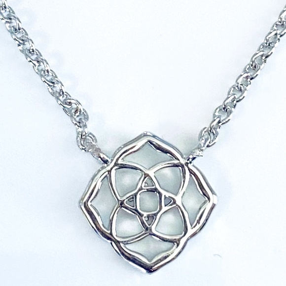 Brand New Kendra Scott Decklyn Filigree Pendant Necklace GOLD or SILVER - Picture 1 of 12